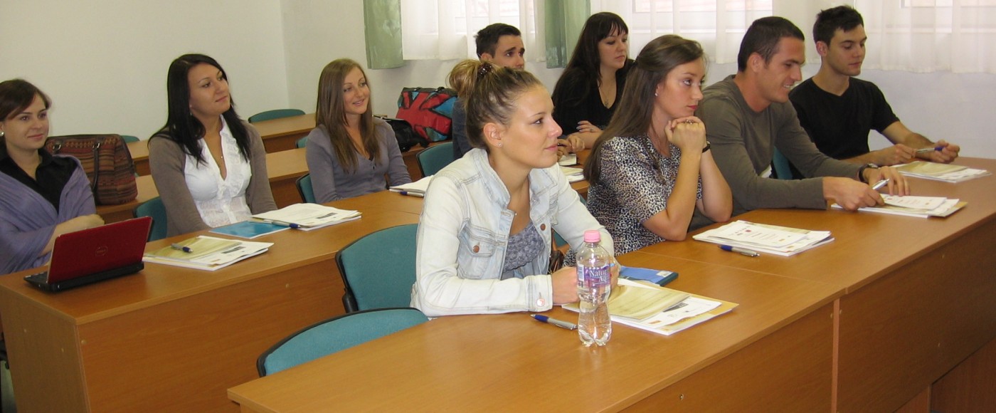 Masters francophones de Szeged – « je le recommande aux plus curieux et dynamiques des étudiants » - témoignages d’un étudiant français et hongrois